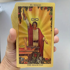 Baraja de Tarot de lámina dorada de lujo y a un precio asequible. Guía bilingüe en español e inglés con un bonito paquete. Juego de mesa con cartas de oráculo.