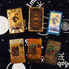 Baraja de Tarot de lámina dorada de lujo y a un precio asequible. Guía bilingüe en español e inglés con un bonito paquete. Juego de mesa con cartas de oráculo.